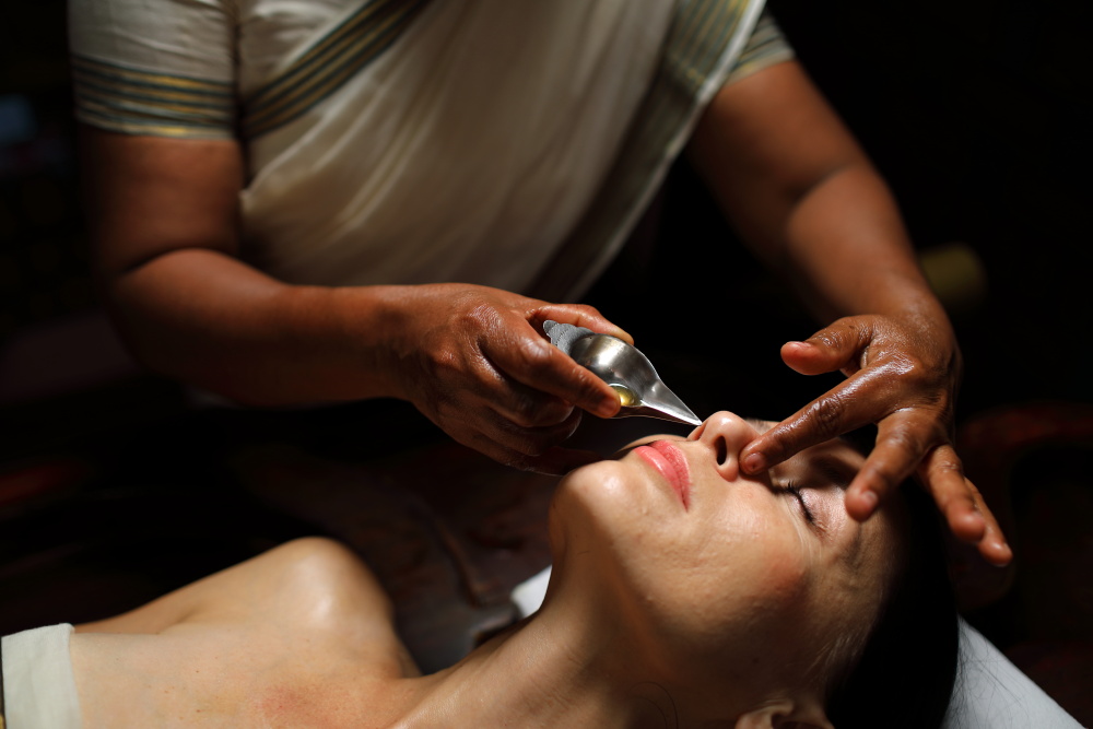 02: DETOXIFICATION & PANCHAKARMA TREATMENTS