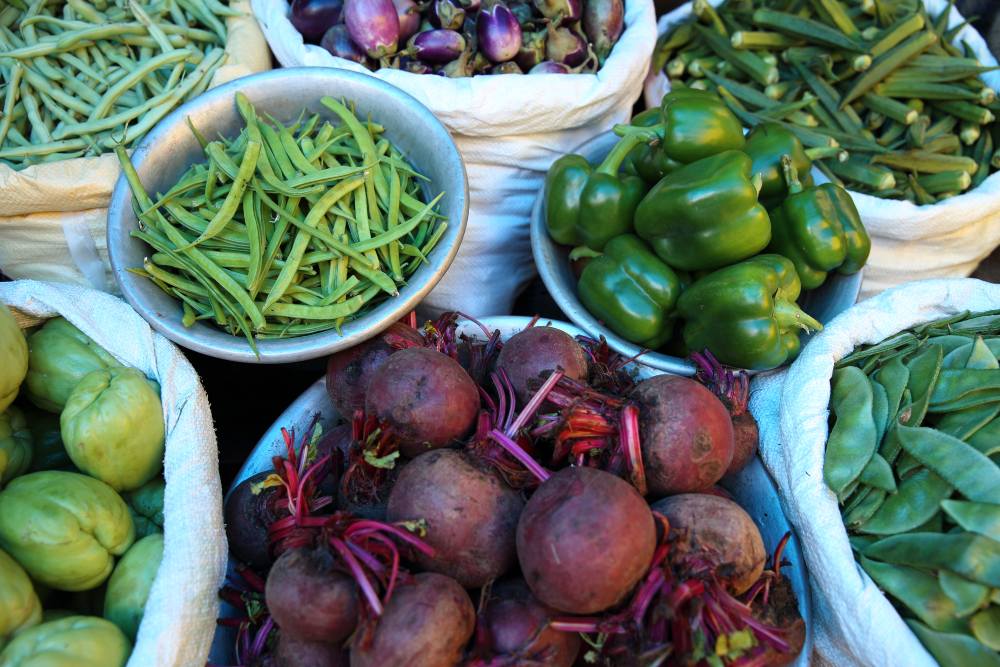 FROM A TO Z 
FRUITS & VEGETABLES IN AYURVEDA 
