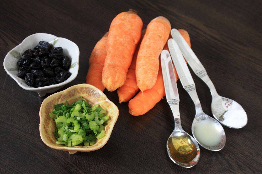 CARROT BLACK CURRANT SALAD